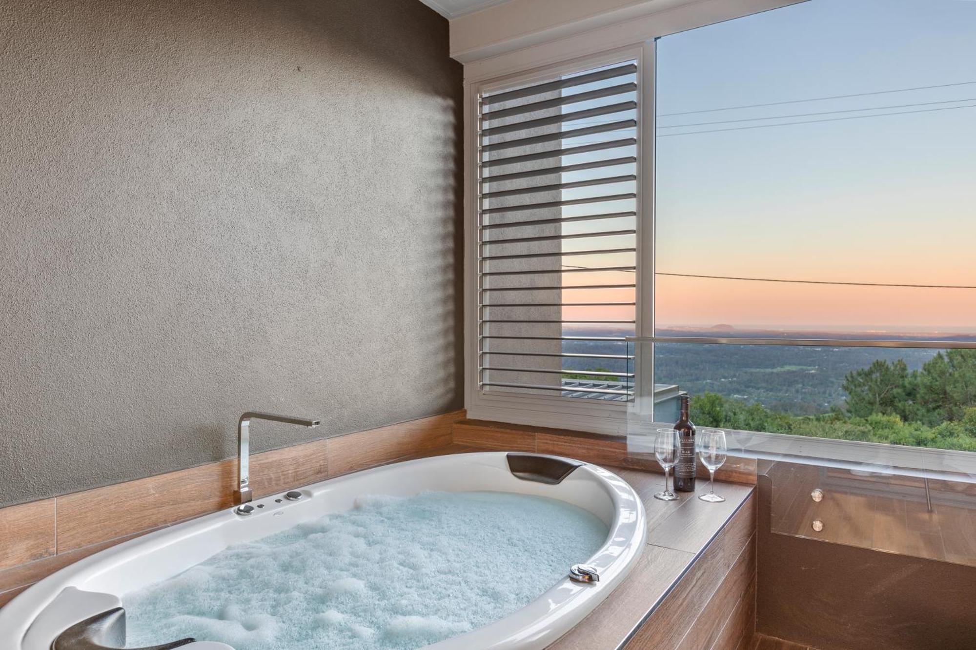 Altitude On Монтвилл Номер фото A whirlpool bathtub