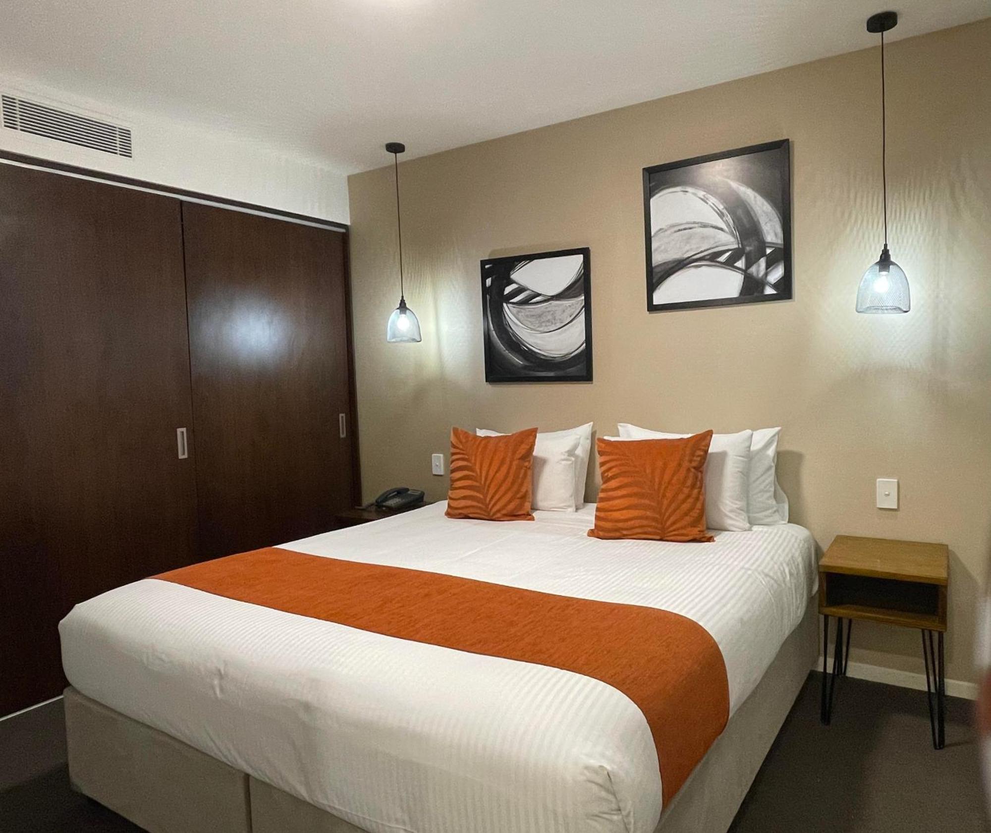 Altitude On Монтвилл Номер фото A bedroom at the hotel